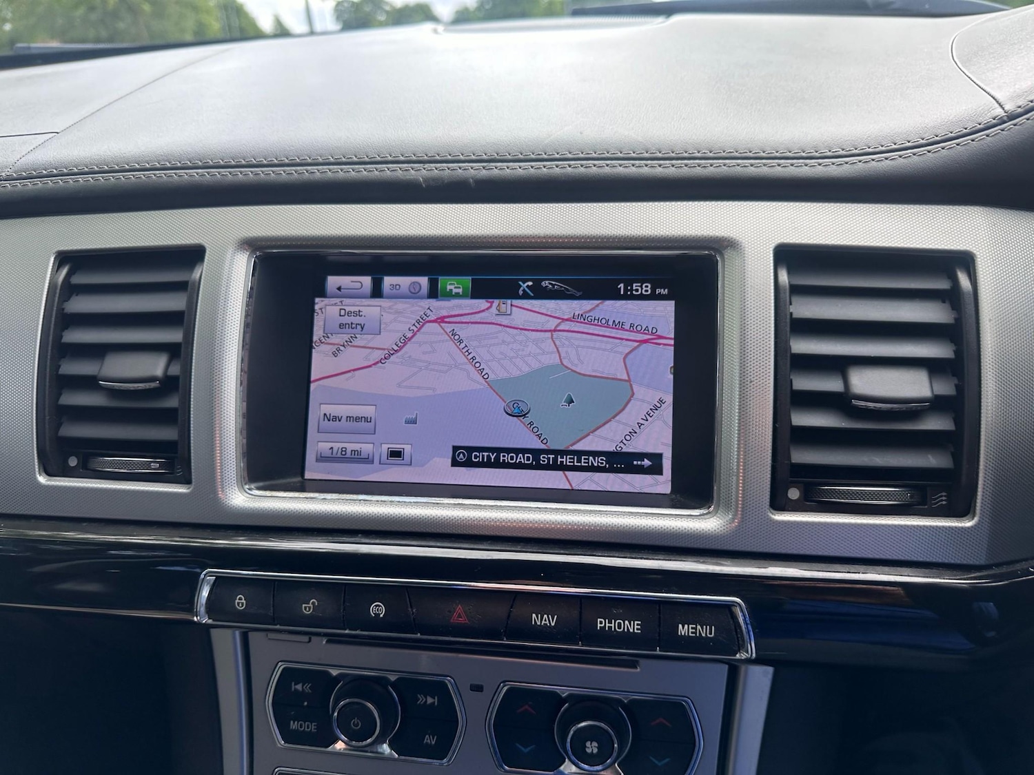 Used Jaguar XF 2012 for sale - 76581329: Photo 10