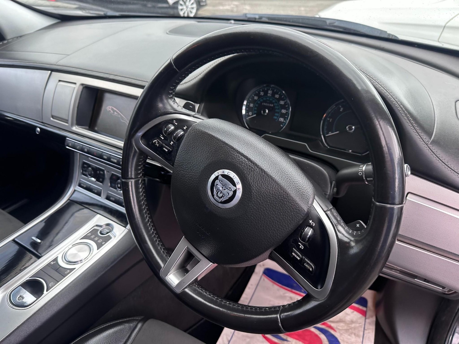 Used Jaguar XF 2012 for sale - 76581329: Photo 14