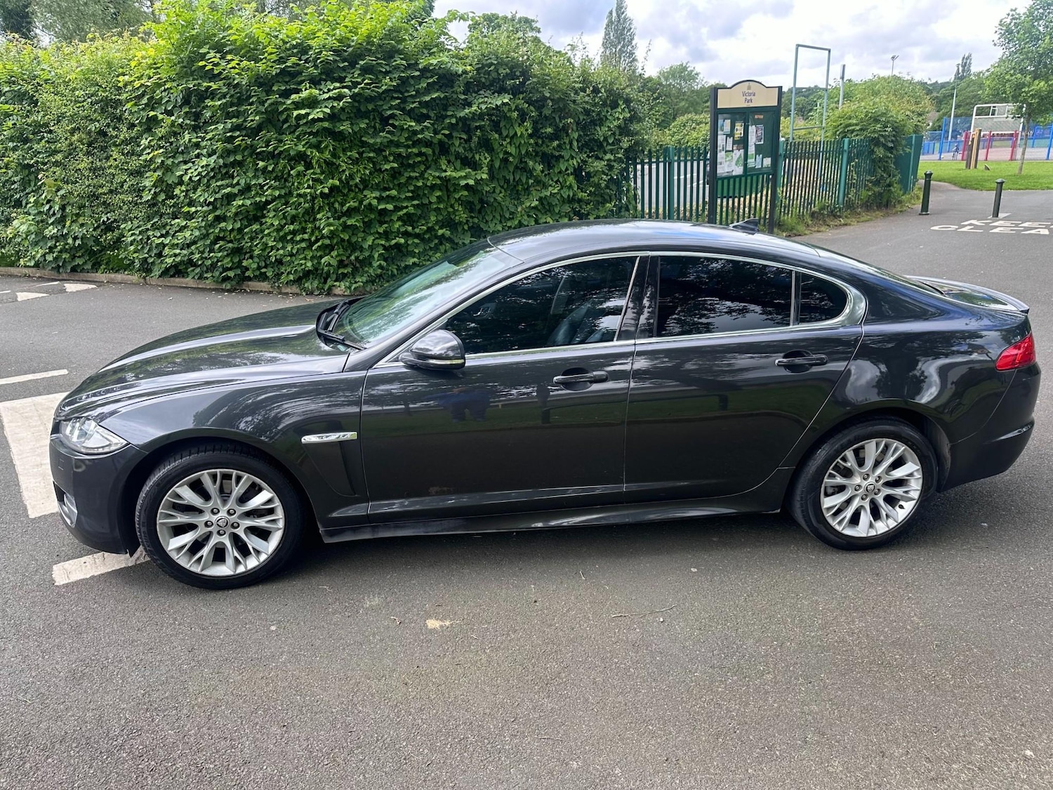 Used Jaguar XF 2012 for sale - 76581329: Photo 4