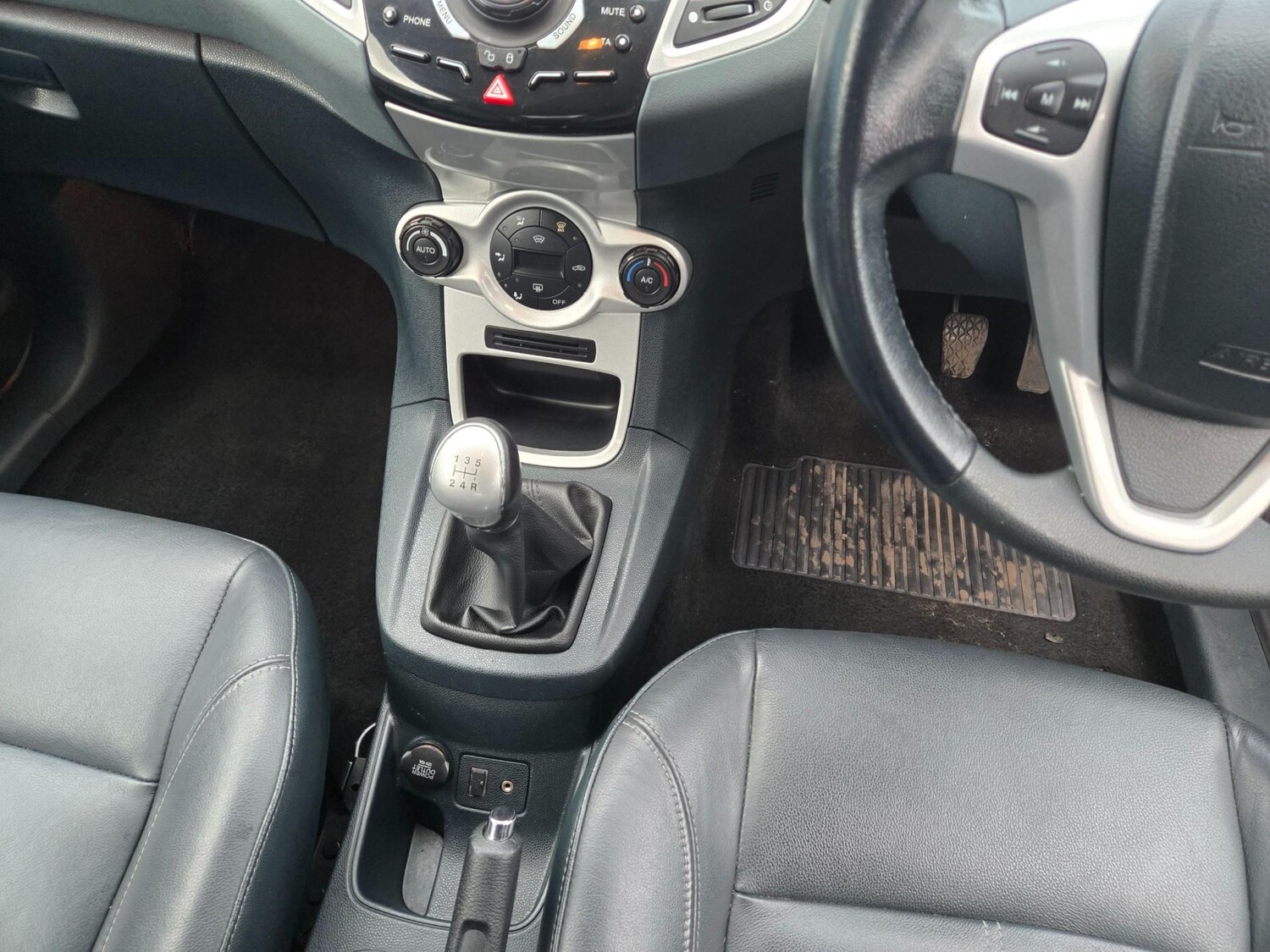 Used Ford Fiesta 2010 for sale - 77462911: Photo 12