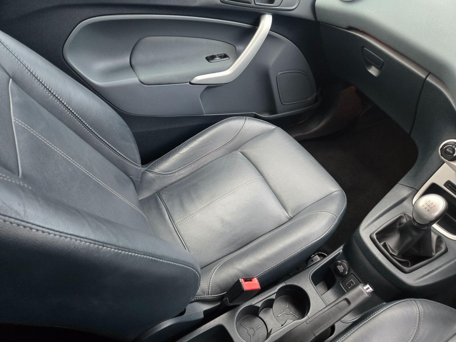 Used Ford Fiesta 2010 for sale - 77462911: Photo 13