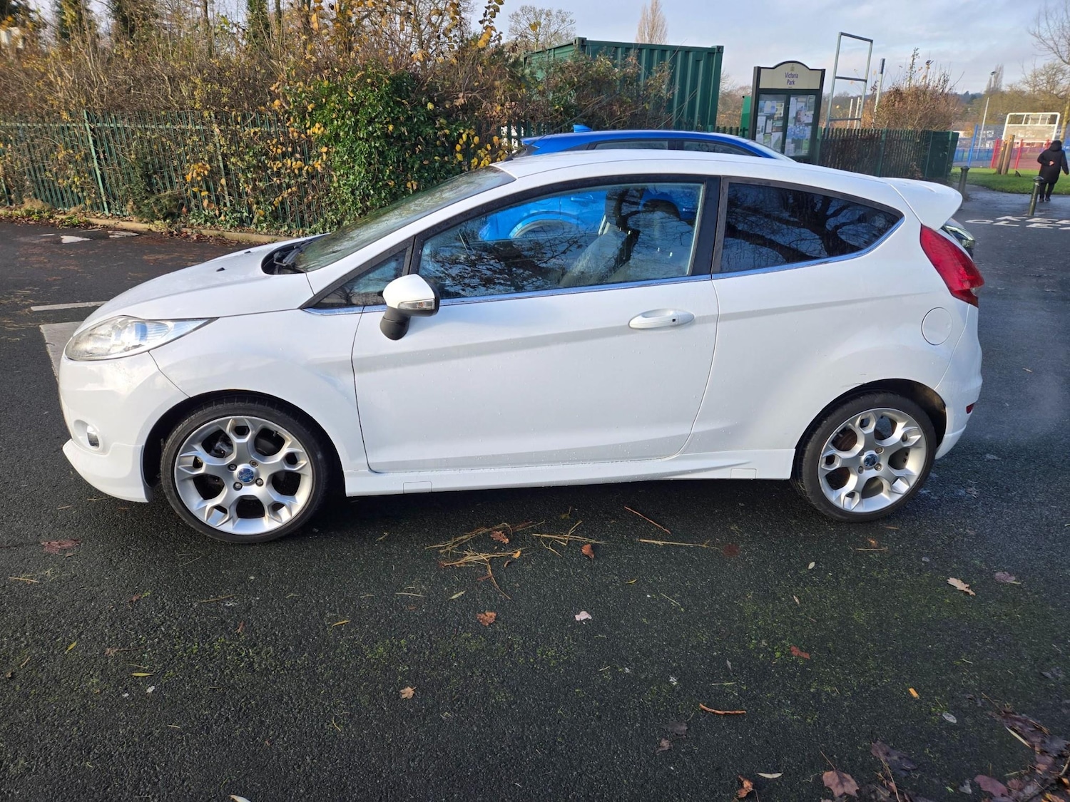 Used Ford Fiesta 2010 for sale - 76882963: Photo 4