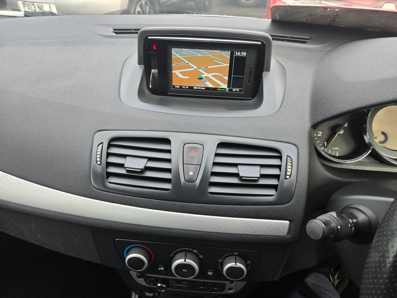 Used Renault Megane 2013 for sale - 77493716: Photo 11