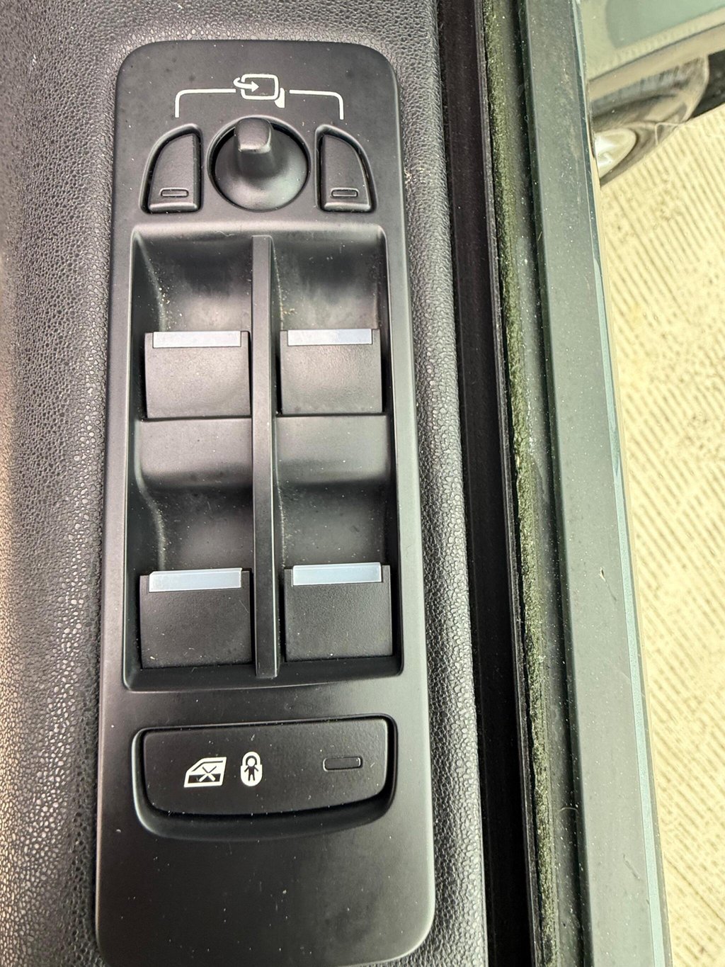 Used Land Rover Discovery Sport 2017 for sale - 78190568: Photo 10