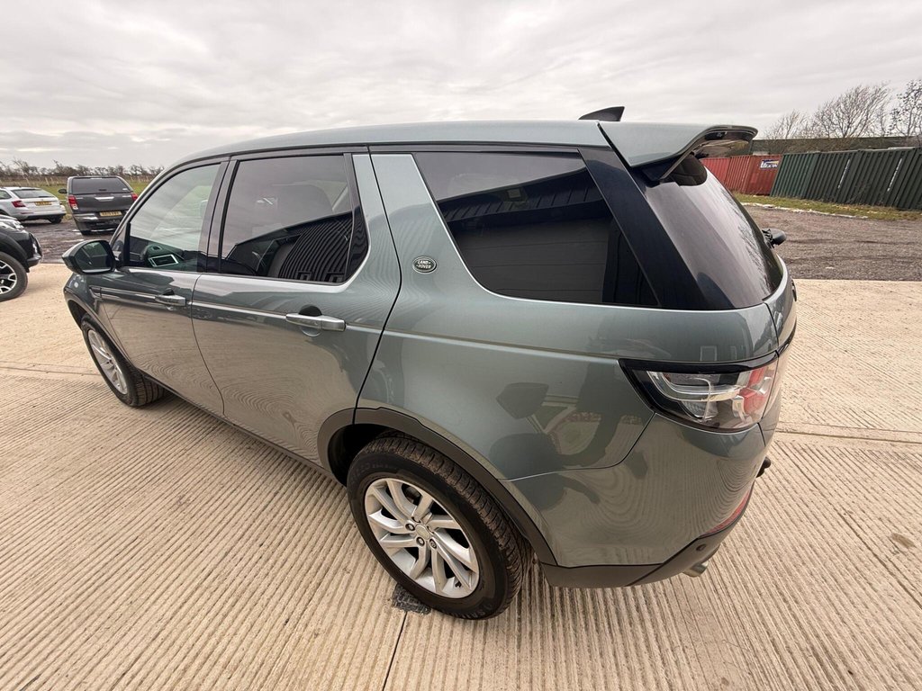 Used Land Rover Discovery Sport 2017 for sale - 78190568: Photo 3