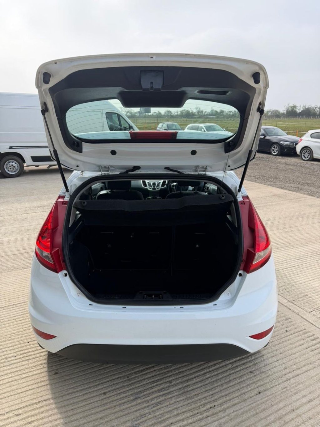 Used Ford Fiesta 2011 for sale - 78190557: Photo 11