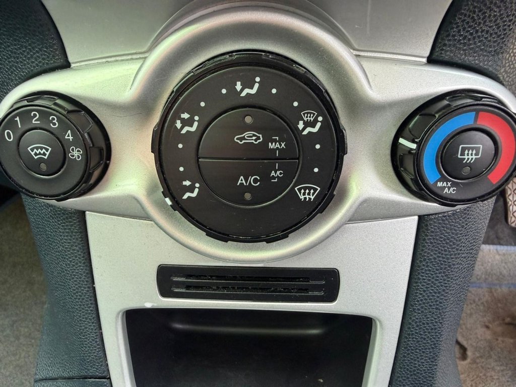 Used Ford Fiesta 2011 for sale - 78190557: Photo 17