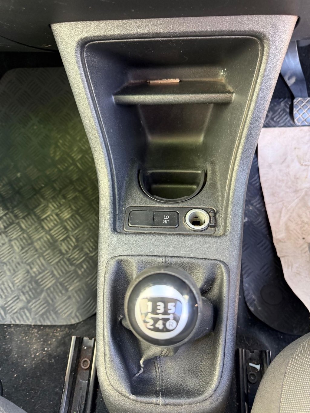 Used Volkswagen up! 2015 for sale - 78190559: Photo 4