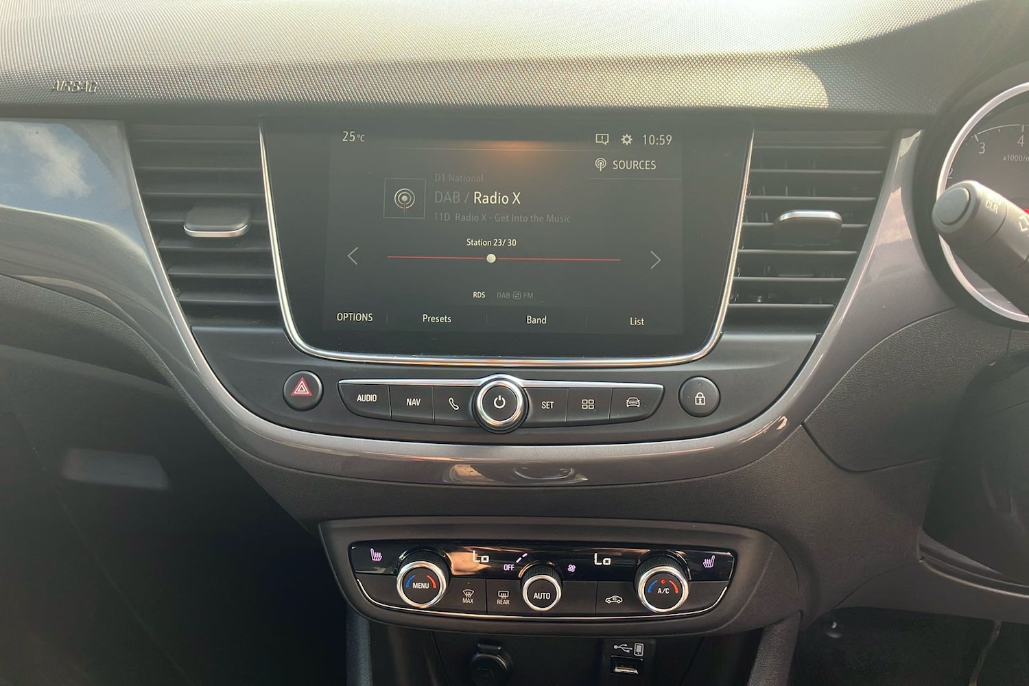 Used Vauxhall Crossland 2022 for sale - 76736325: Photo 25