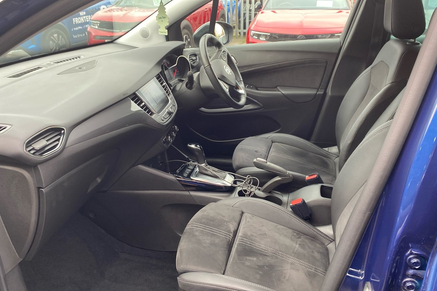 Used Vauxhall Crossland 2022 for sale - 77527860: Photo 3