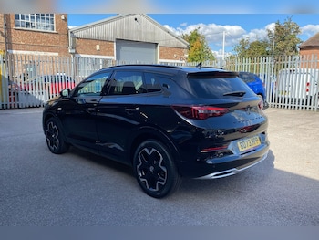 Used Vauxhall Grandland 2023 for sale - 76040439: Photo 2