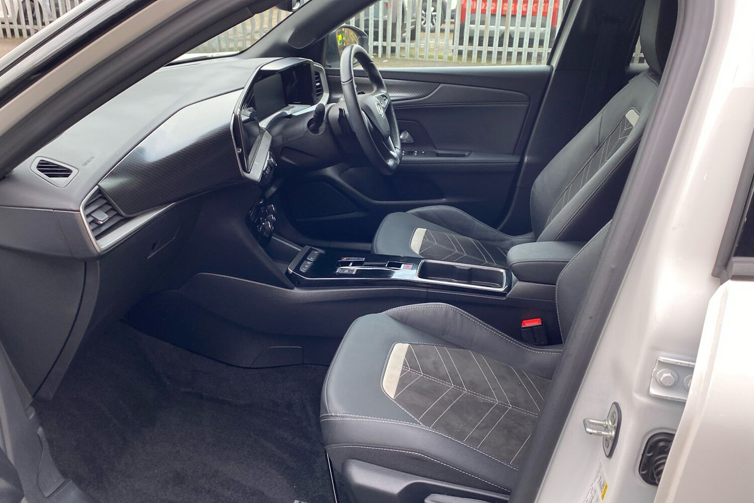 Used Vauxhall Mokka 2023 for sale - 76520940: Photo 3