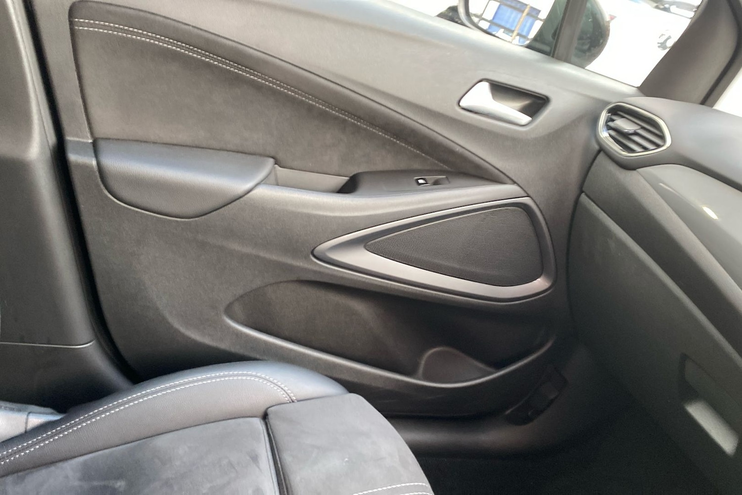 Used Vauxhall Crossland 2022 for sale - 76950962: Photo 41