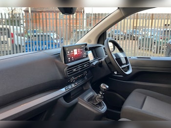Used Vauxhall Vivaro 2024 for sale - 77298131: Photo