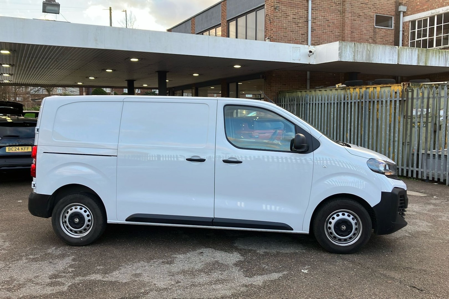Used Vauxhall Vivaro 2024 for sale - 77298131: Photo 6