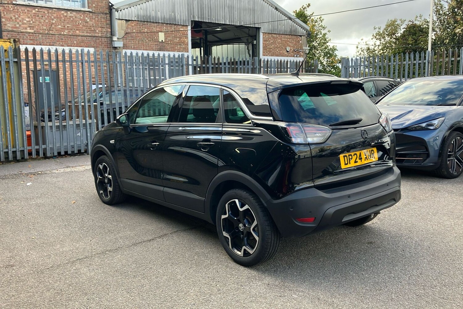 Used Vauxhall Crossland 2024 for sale - 75951178: Photo 2