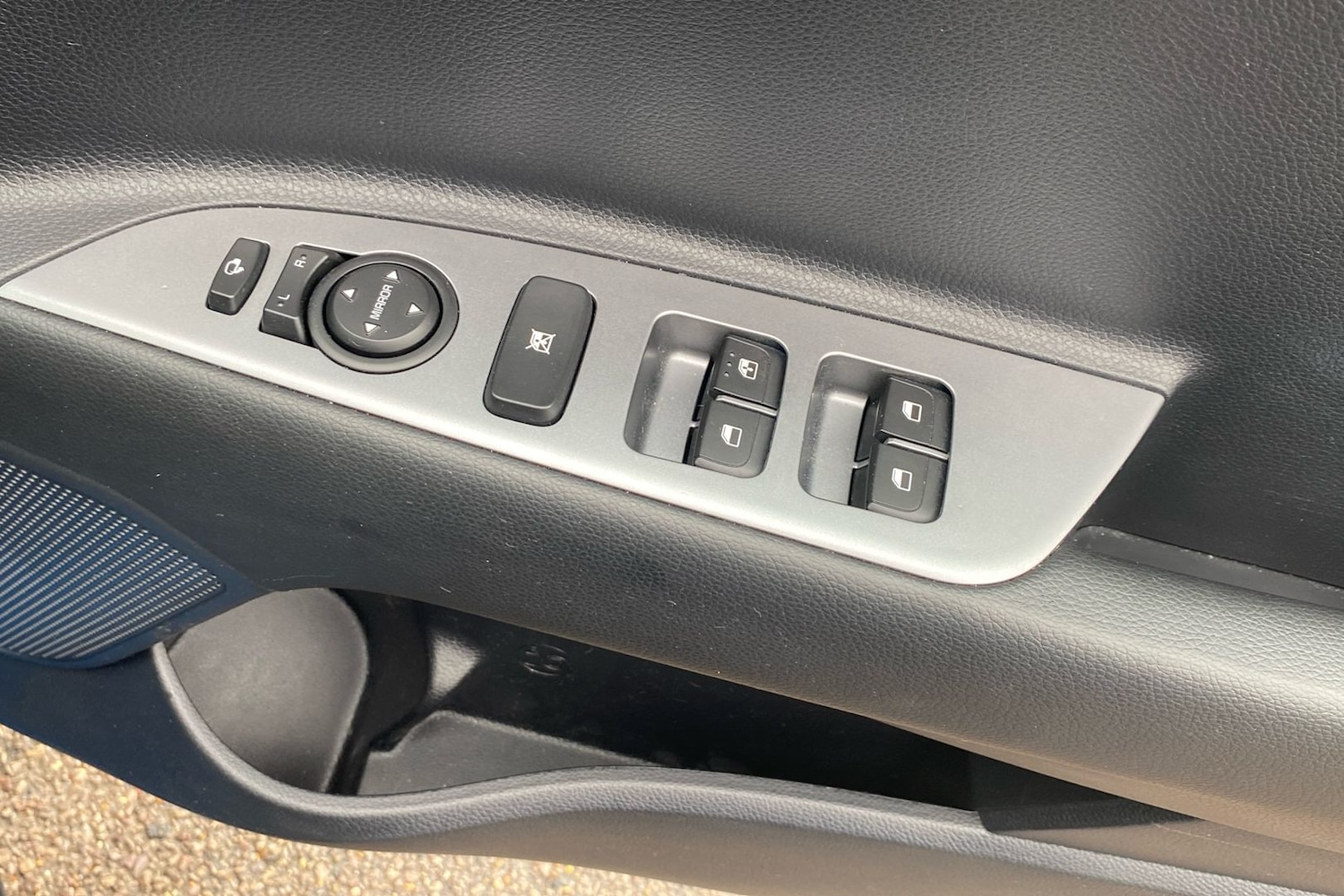 Used Kia Stonic 2024 for sale - 77650951: Photo 18