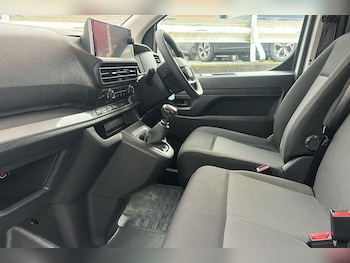 Used Vauxhall Vivaro undefined for sale - 77822051: Photo