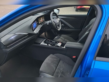 Used Vauxhall Astra 2024 for sale - 76905868: Photo