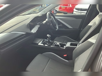 Used Vauxhall Astra 2022 for sale - 76224578: Photo 3