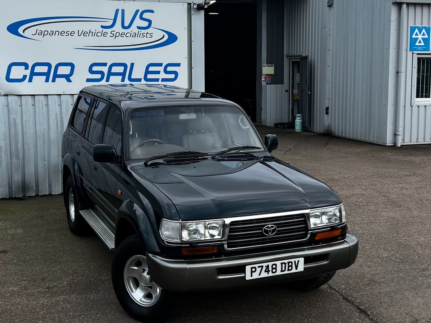 Used Toyota Land Cruiser 1996 for sale - 77903162: Photo 1