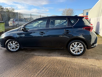 Used Toyota Auris 2015 for sale - 77207409: Photo