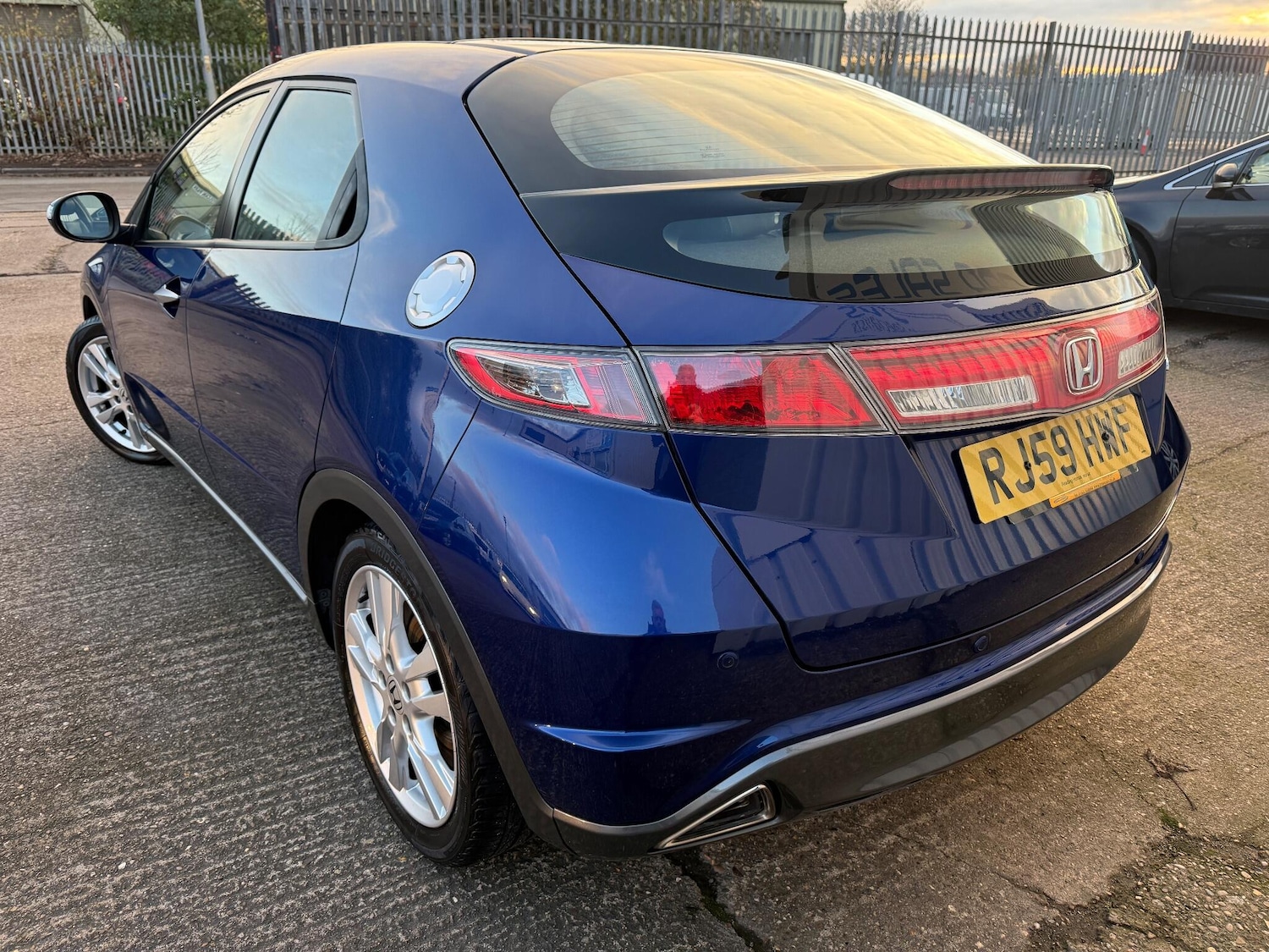 Used Honda Civic 2009 for sale - 76801603: Photo 4