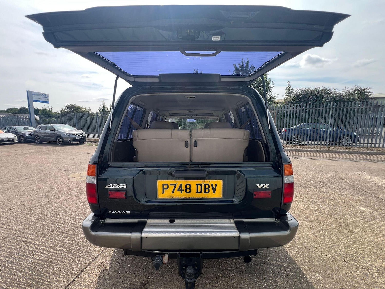 Used Toyota Land Cruiser 1996 for sale - 76802388: Photo 9