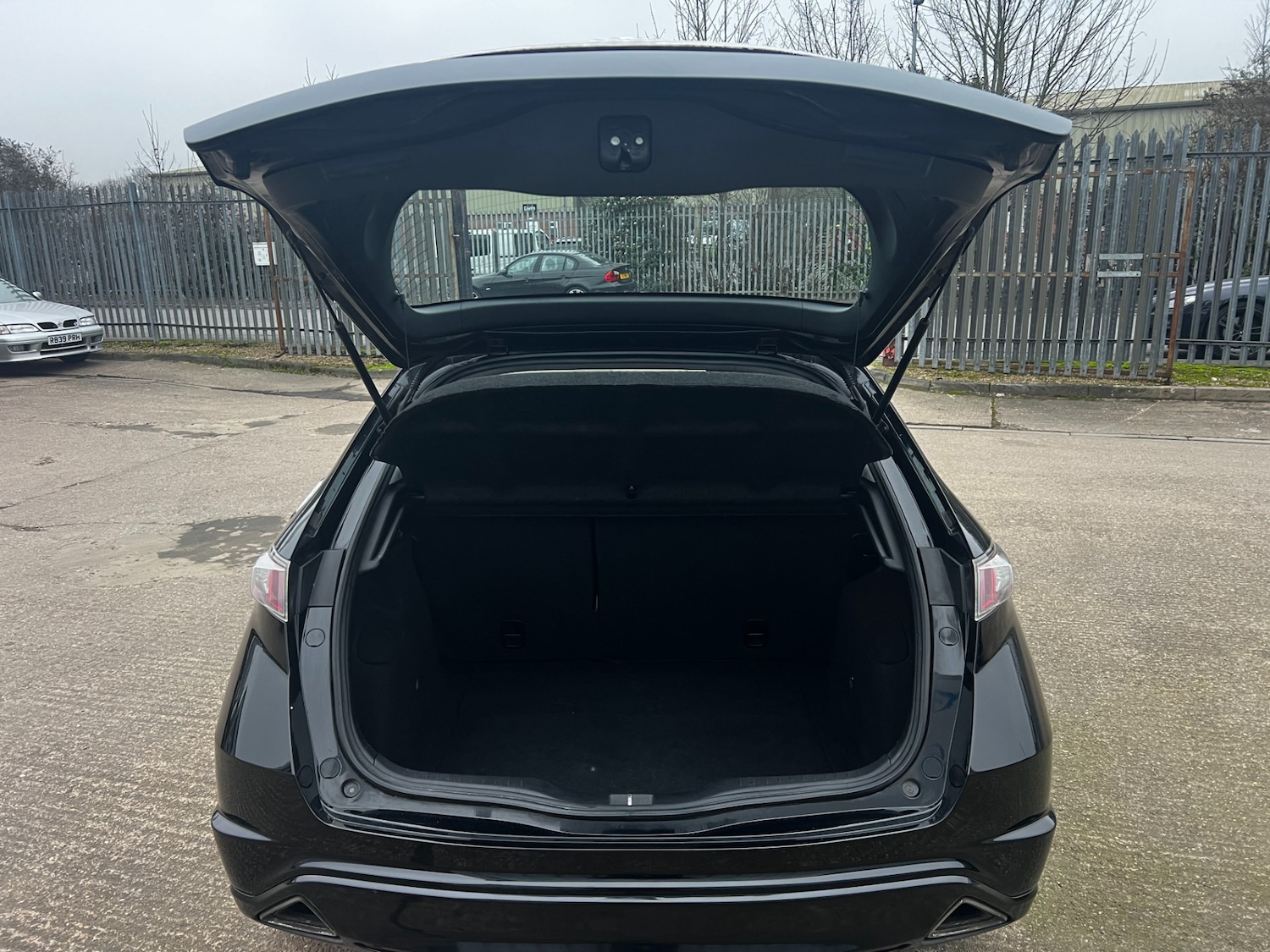 Used Honda Civic 2010 for sale - 77420492: Photo 16