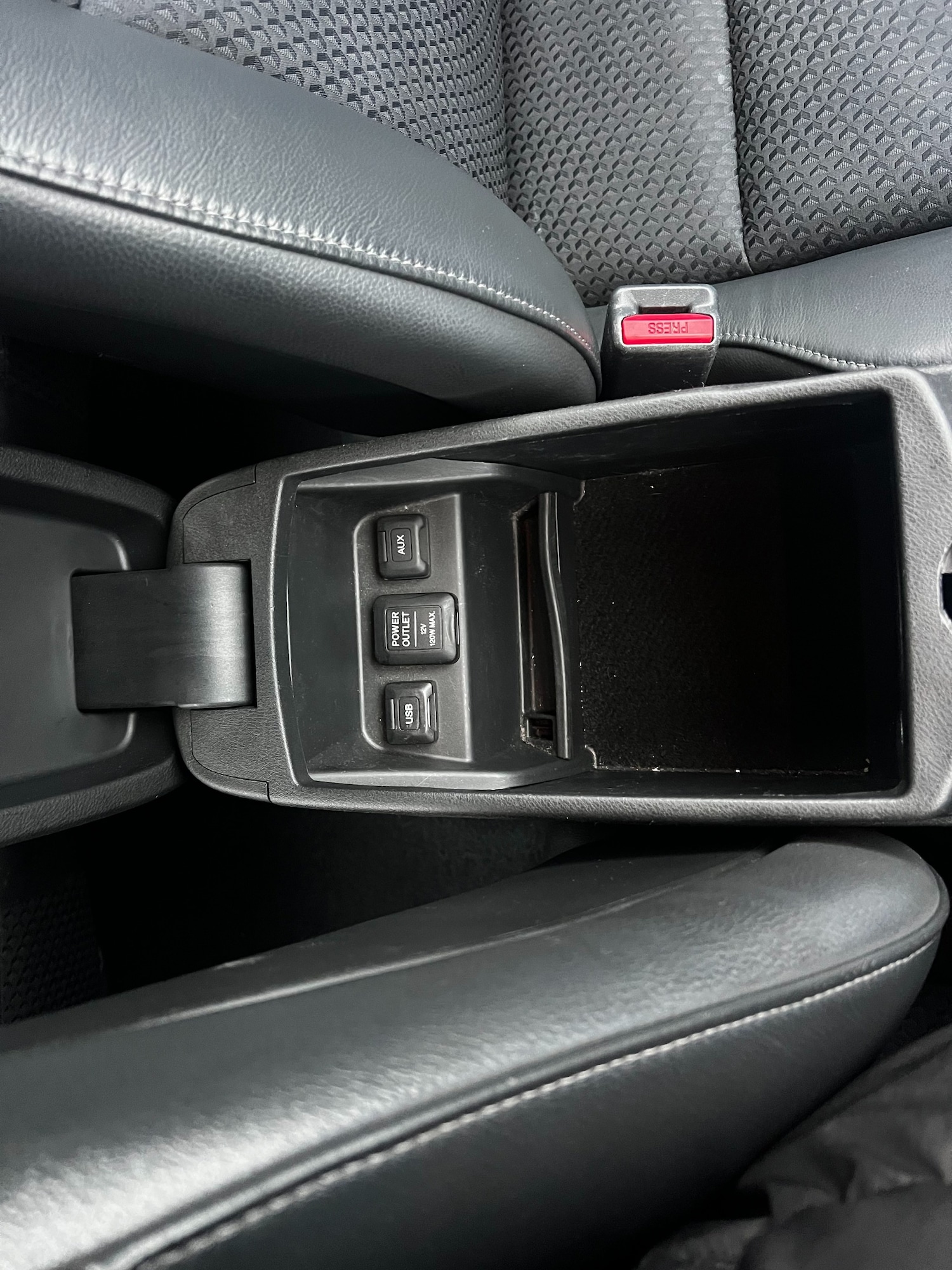 Used Honda Civic 2010 for sale - 77420492: Photo 27