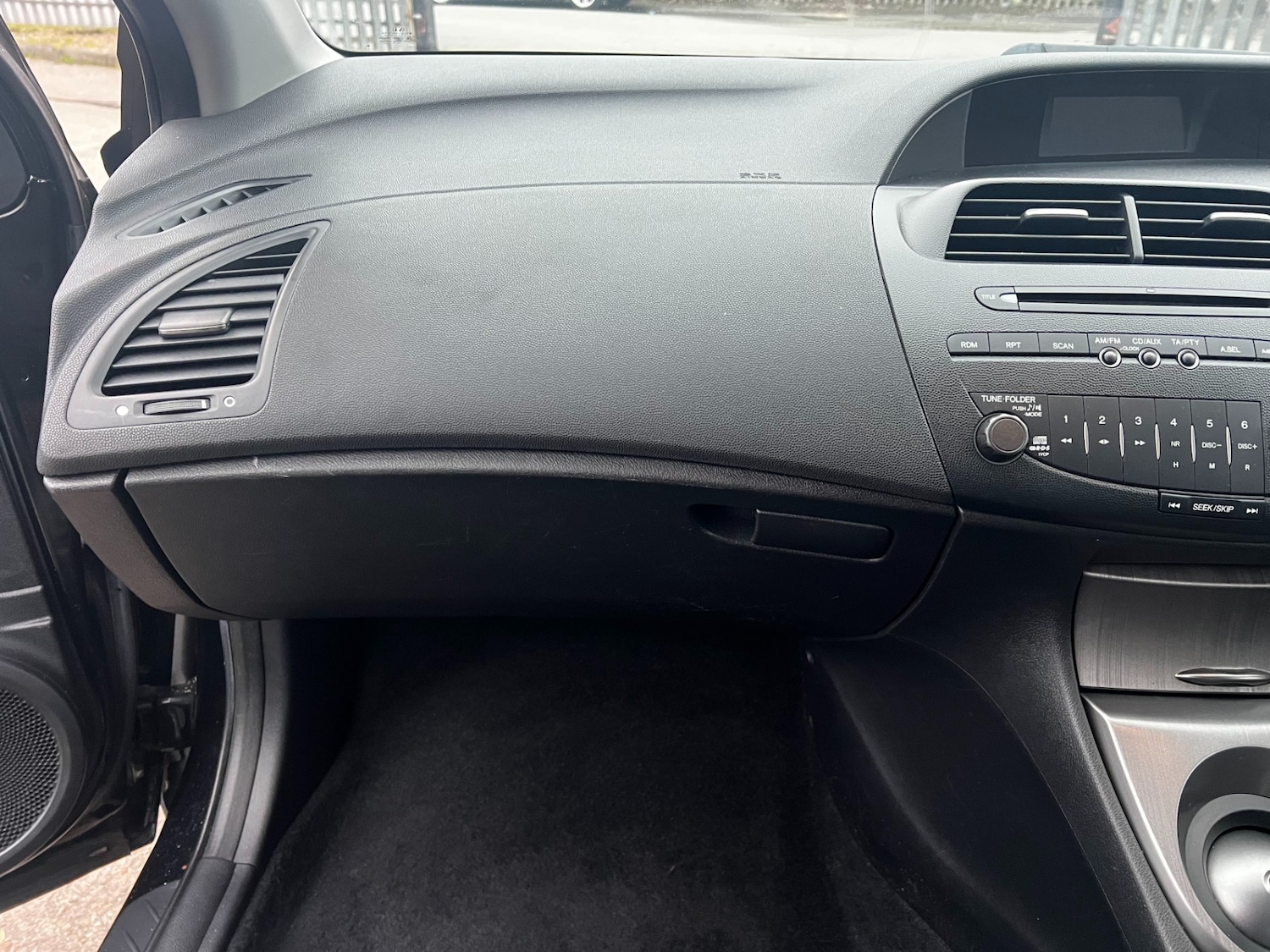 Used Honda Civic 2010 for sale - 77420492: Photo 32