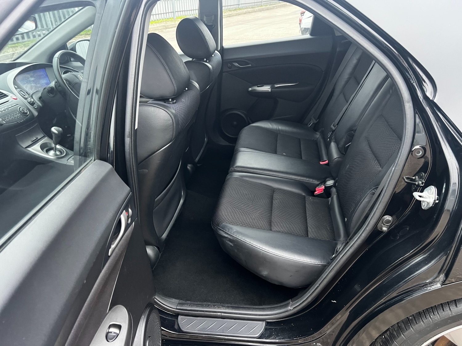 Used Honda Civic 2010 for sale - 77420492: Photo 36