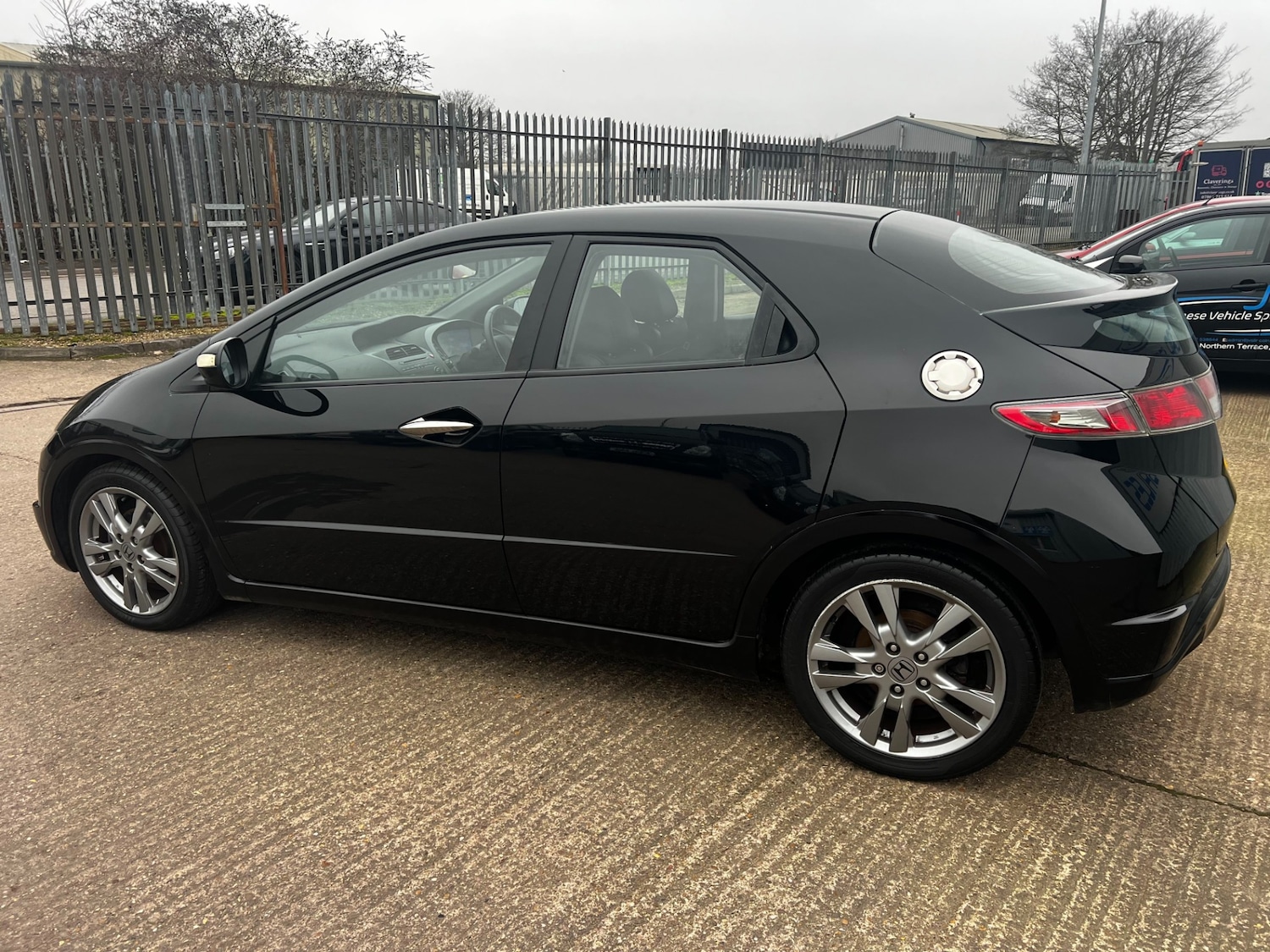 Used Honda Civic 2010 for sale - 77420492: Photo 8