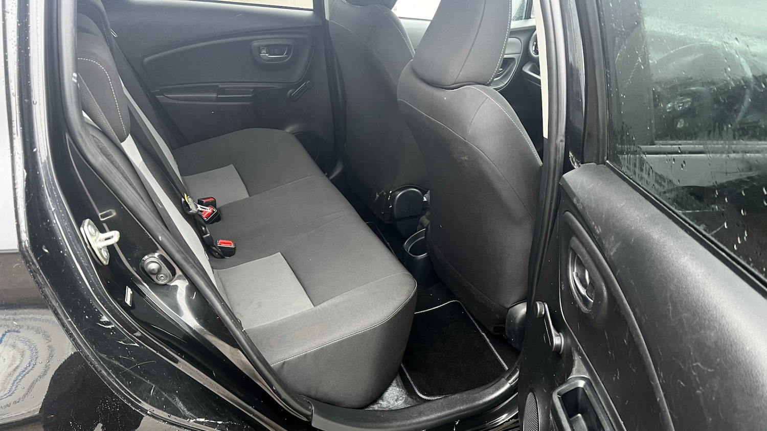 Used Toyota Yaris 2017 for sale - 77517556: Photo 27