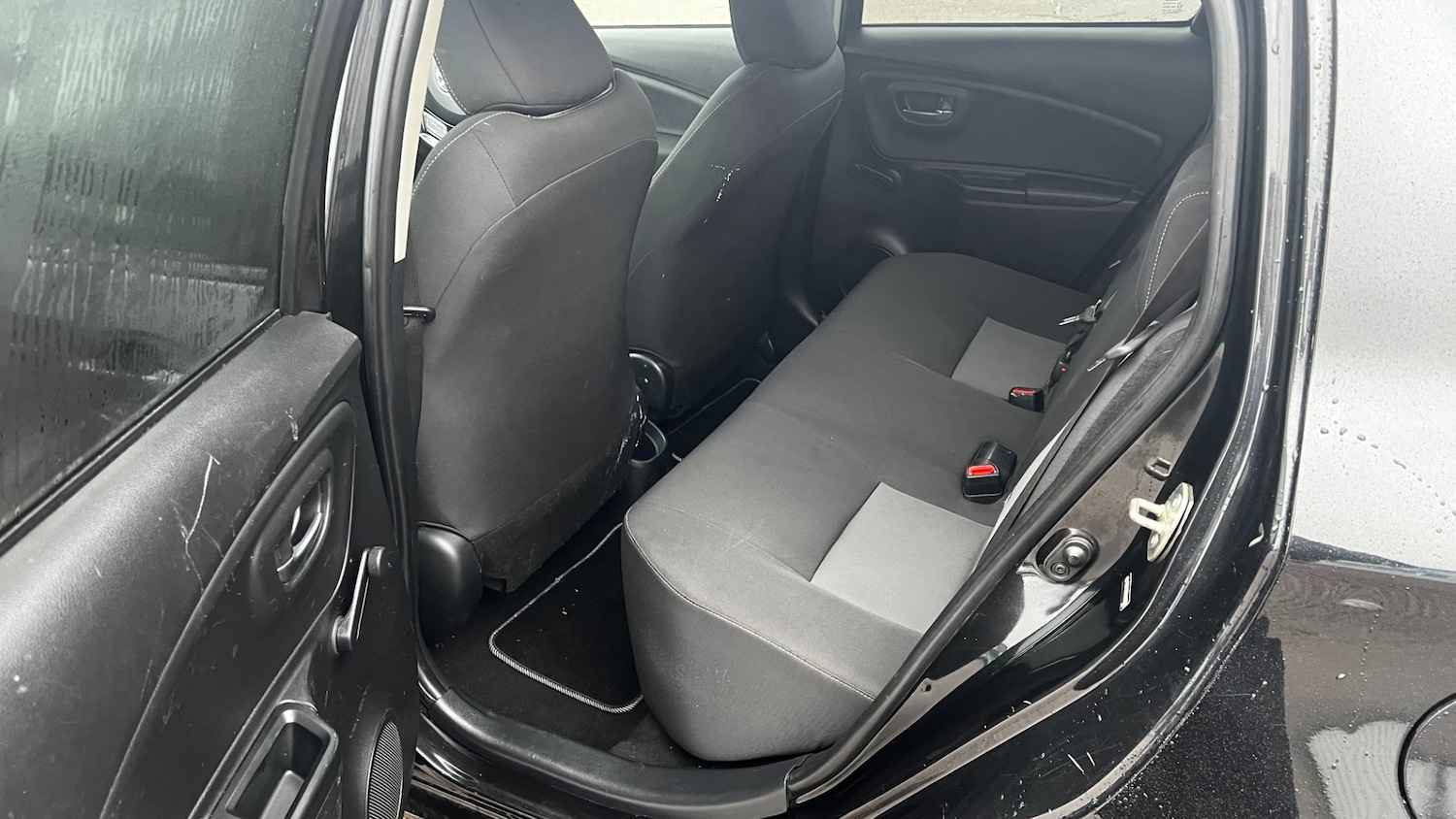 Used Toyota Yaris 2017 for sale - 77517556: Photo 29