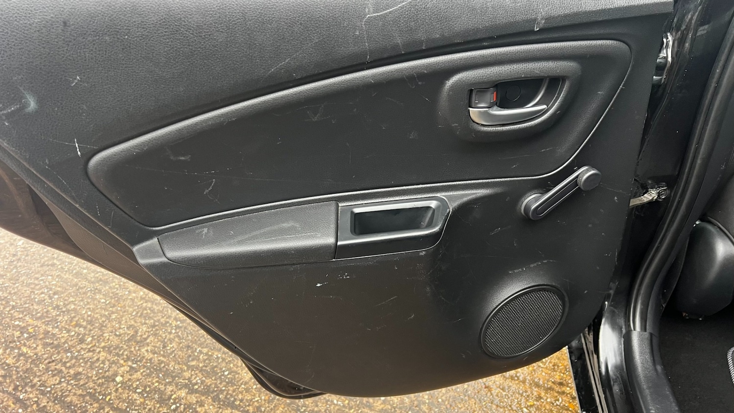 Used Toyota Yaris 2017 for sale - 77517556: Photo 30