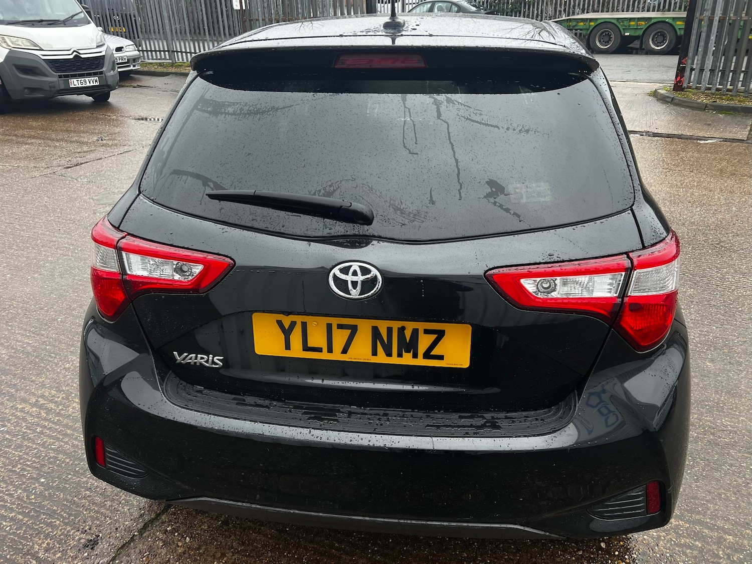 Used Toyota Yaris 2017 for sale - 77517556: Photo 6
