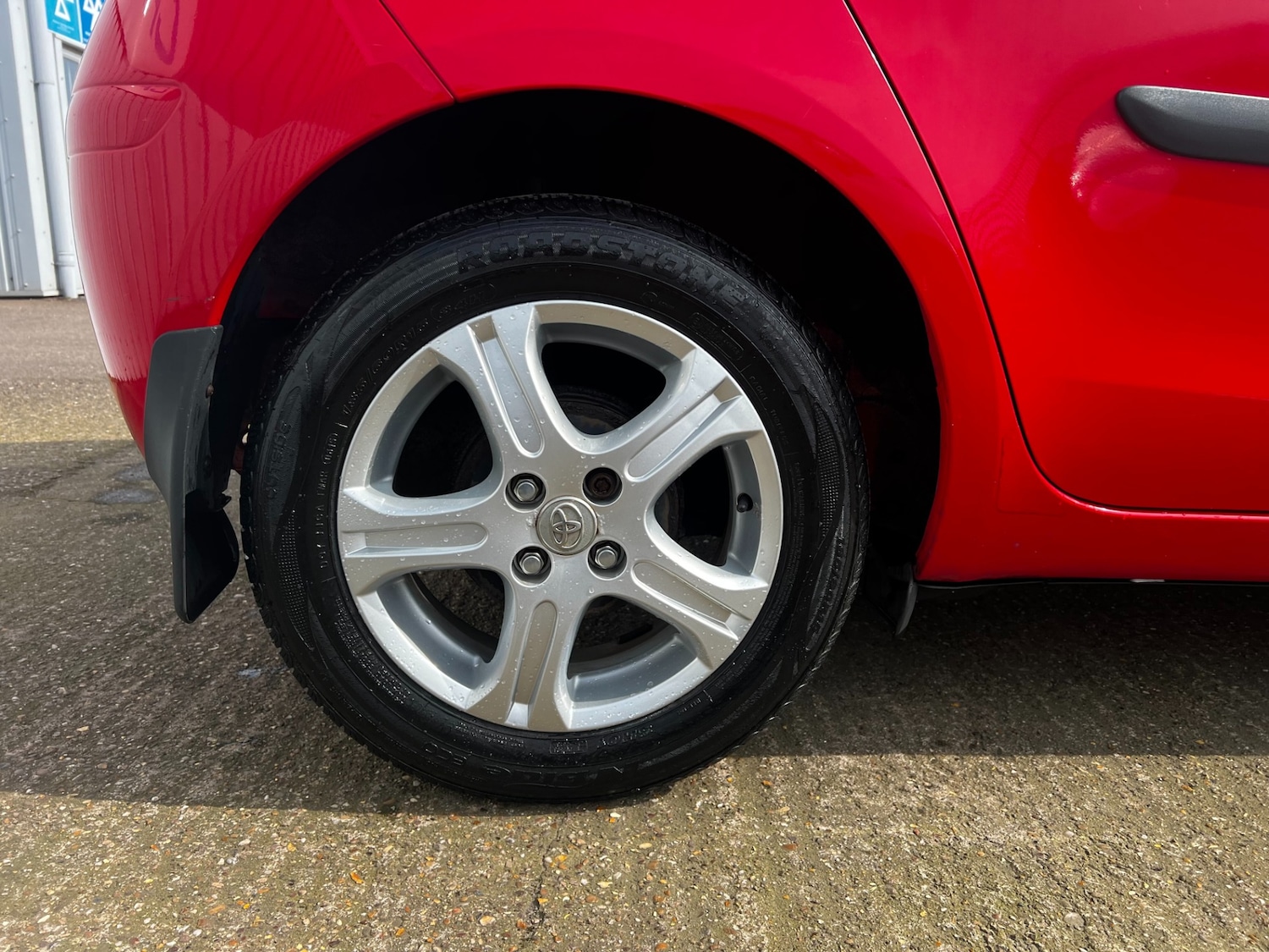 Used Toyota Yaris 2010 for sale - 78025819: Photo 11