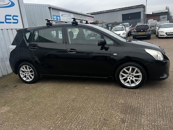 Used Toyota Verso 2011 for sale - 77601975: Photo