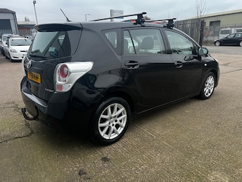 Used Toyota Verso 2011 for sale - 77601975: Photo