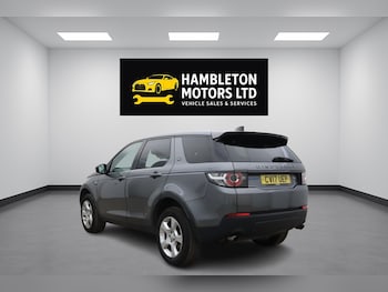 Used Land Rover Discovery Sport 2017 for sale - 79143824: Photo