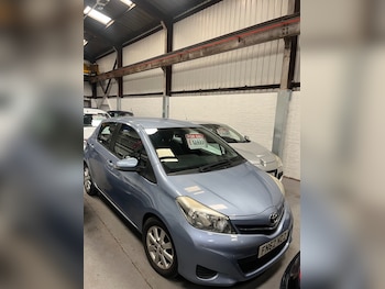 Used Toyota Yaris 2012 for sale - 75725817: Photo