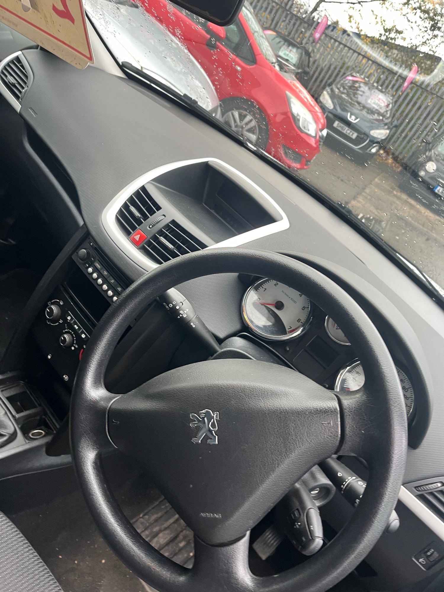Used Peugeot 207 2010 for sale - 76505648: Photo 7