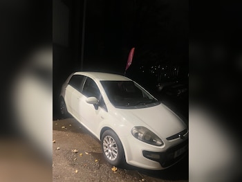 Used Fiat Punto Evo 2011 for sale - 76467959: Photo