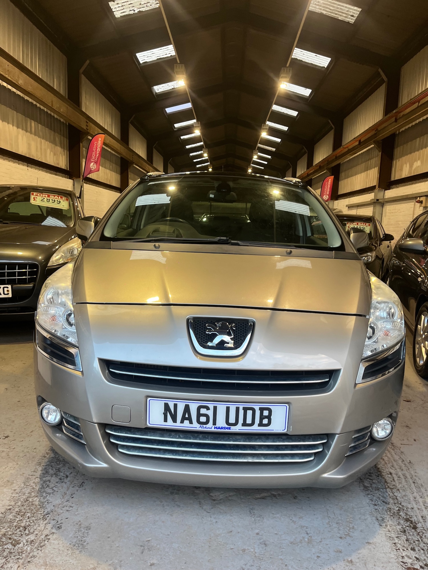 Used Peugeot 5008 2011 for sale - 76344631: Photo 1