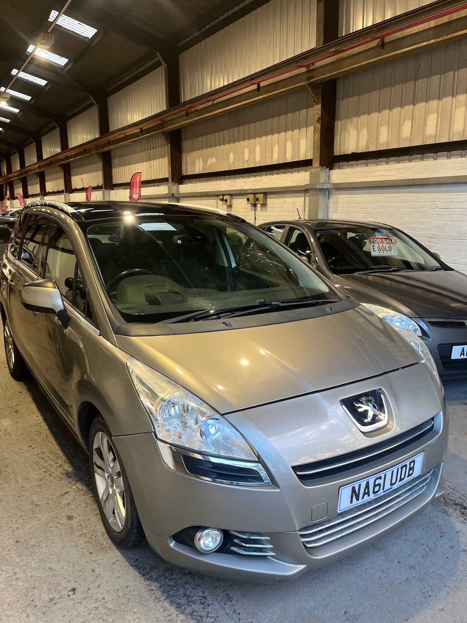 Used Peugeot 5008 2011 for sale - 76344631: Photo 10