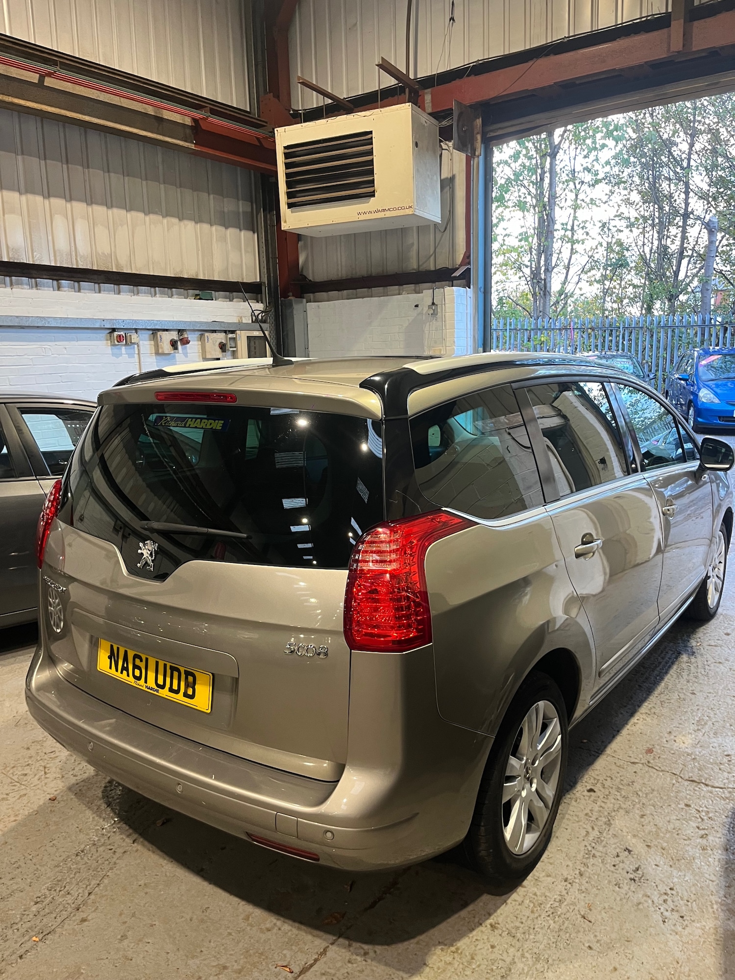 Used Peugeot 5008 2011 for sale - 76344631: Photo 11