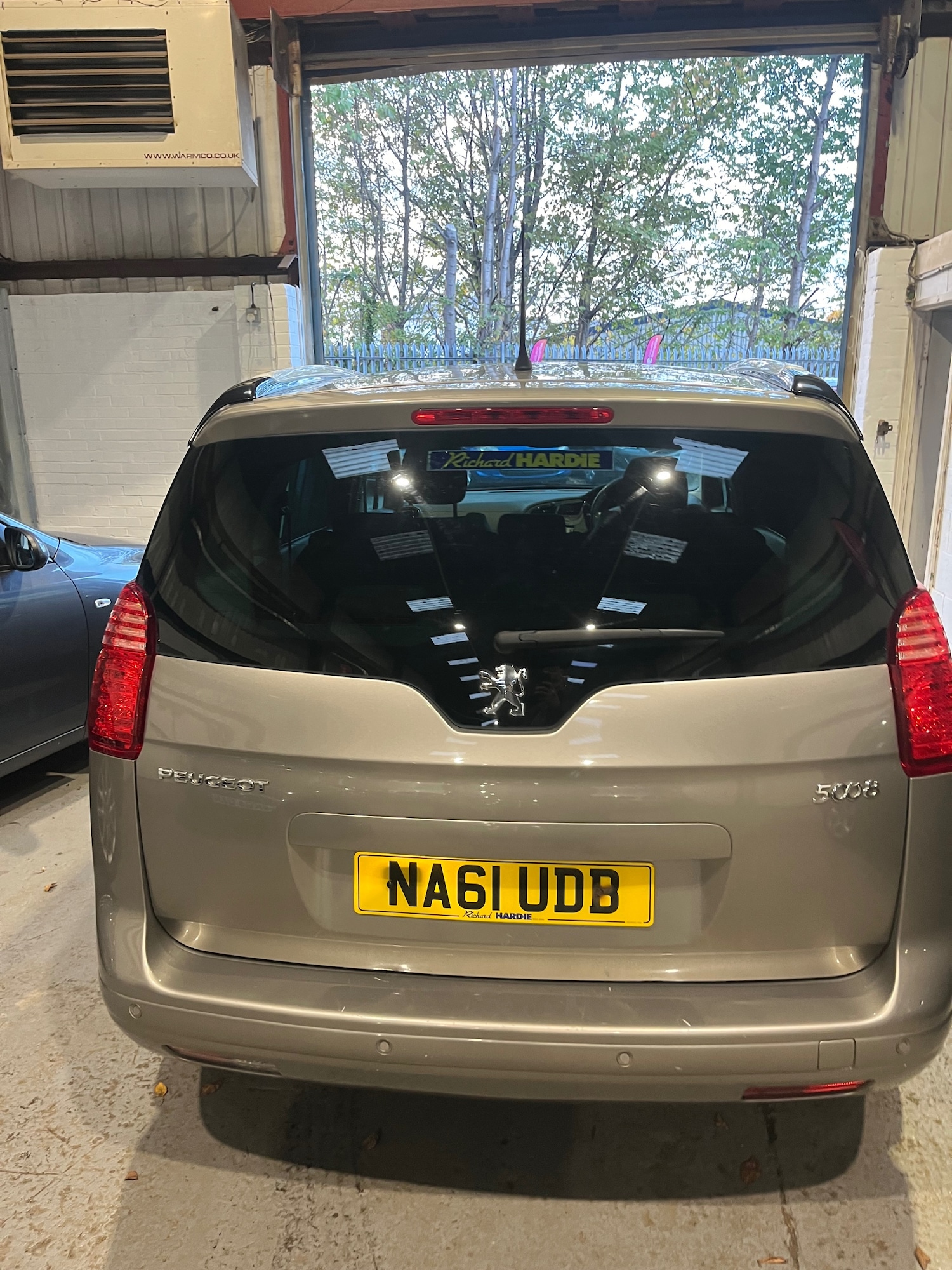 Used Peugeot 5008 2011 for sale - 76344631: Photo 2