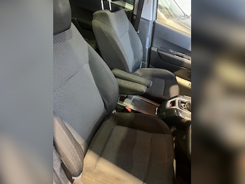 Used Peugeot 5008 2011 for sale - 76344631: Photo