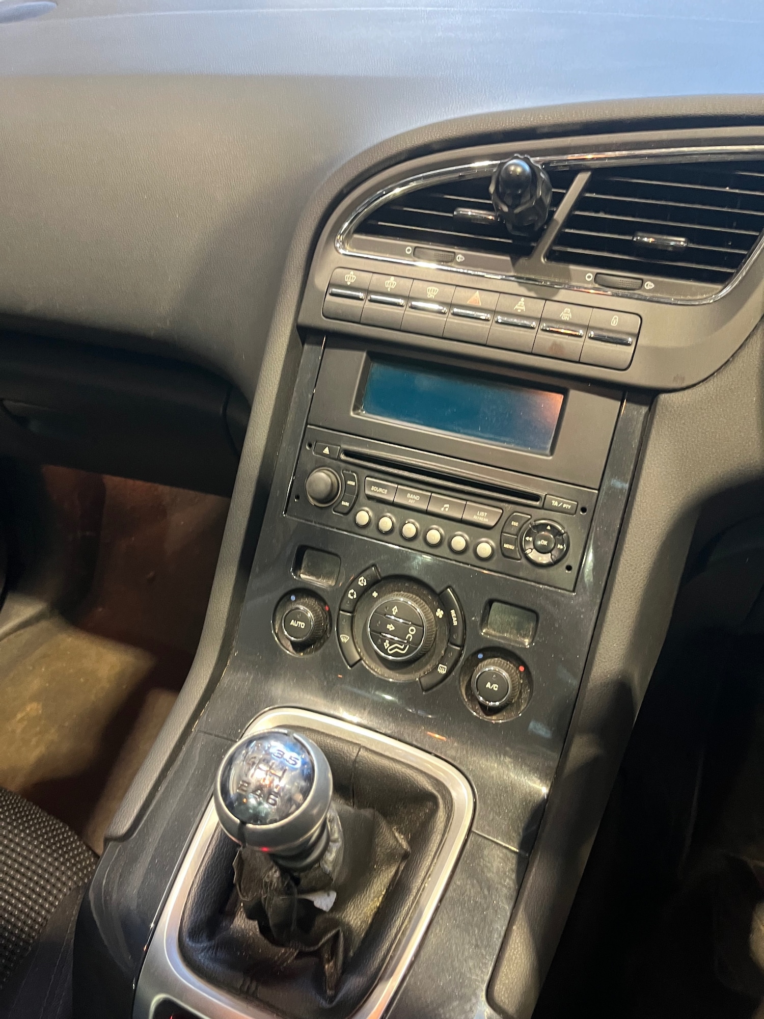 Used Peugeot 5008 2011 for sale - 76344631: Photo 7